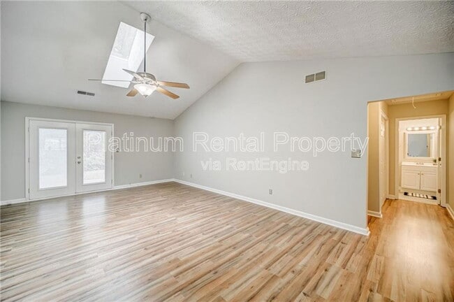 Building Photo - 5113 Hill Farm Dr NE
