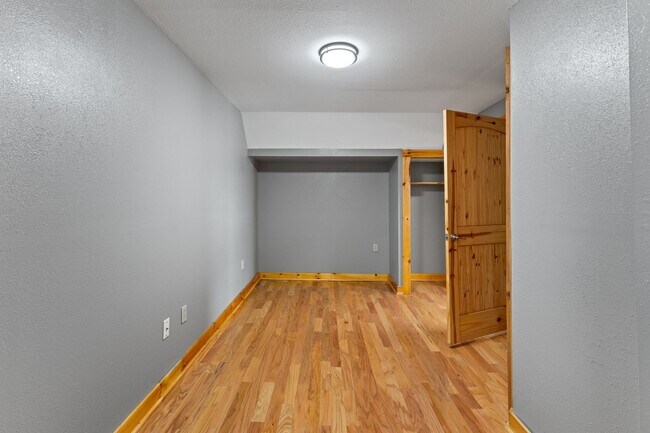 Building Photo - 102 Bacon Rd