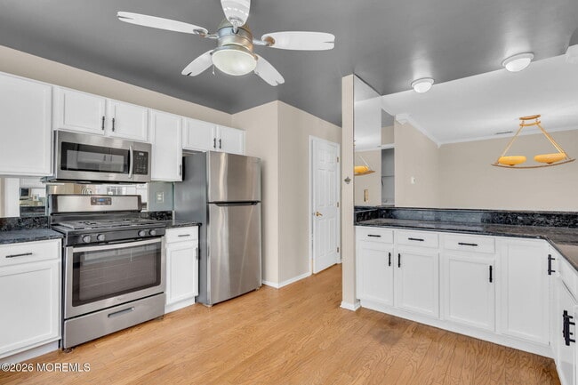 Building Photo - 63 Dover Ct