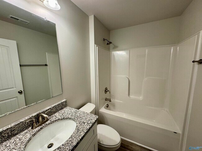 Building Photo - 108 Bingham Wy