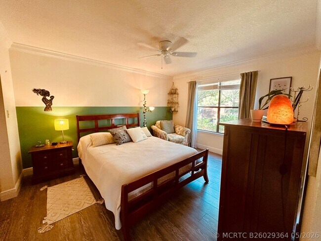 Building Photo - 225 S Tropical Trail