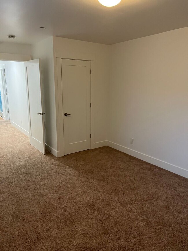 Building Photo - Newly Remodeled - 4/2 Concord Rancher - Lo...