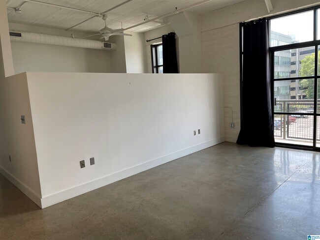 Building Photo - 2201 5th Ave S