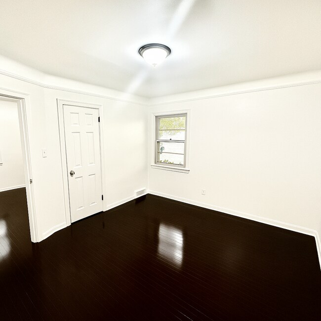 Building Photo - 9219 McKinney St