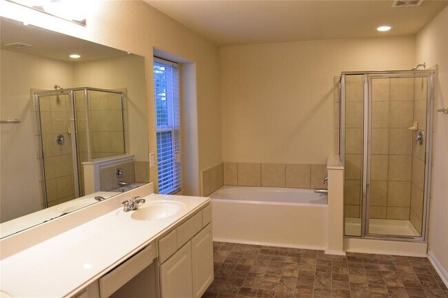 Building Photo - 18910 Windy Stone Dr