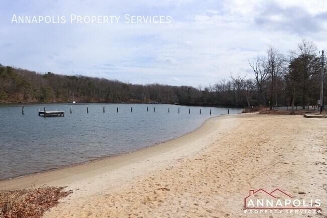 Building Photo - 503 Highland Dr