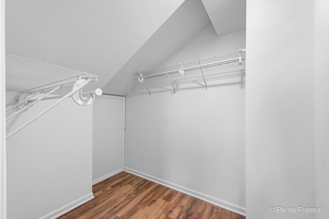 Building Photo - 4525 Saratoga Ave