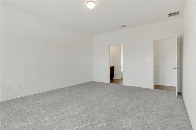 Building Photo - 816 Mallow Rd