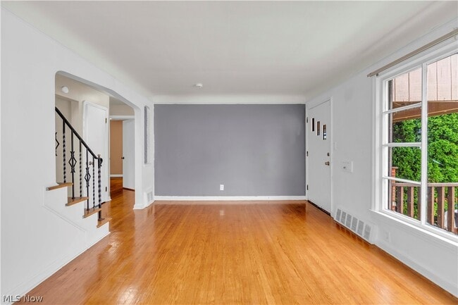 Building Photo - 15901 Edgewood Ave