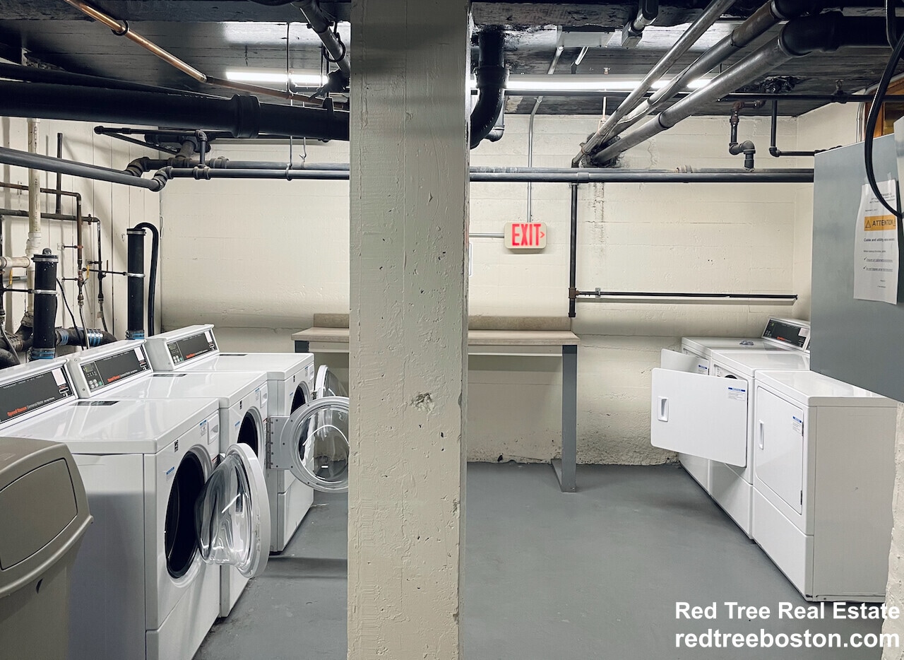 Building Photo - 2003 Commonwealth Ave