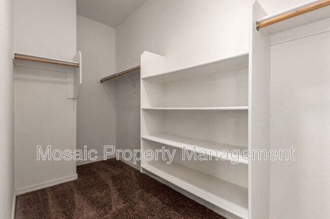 Building Photo - 7510 S 27th Way