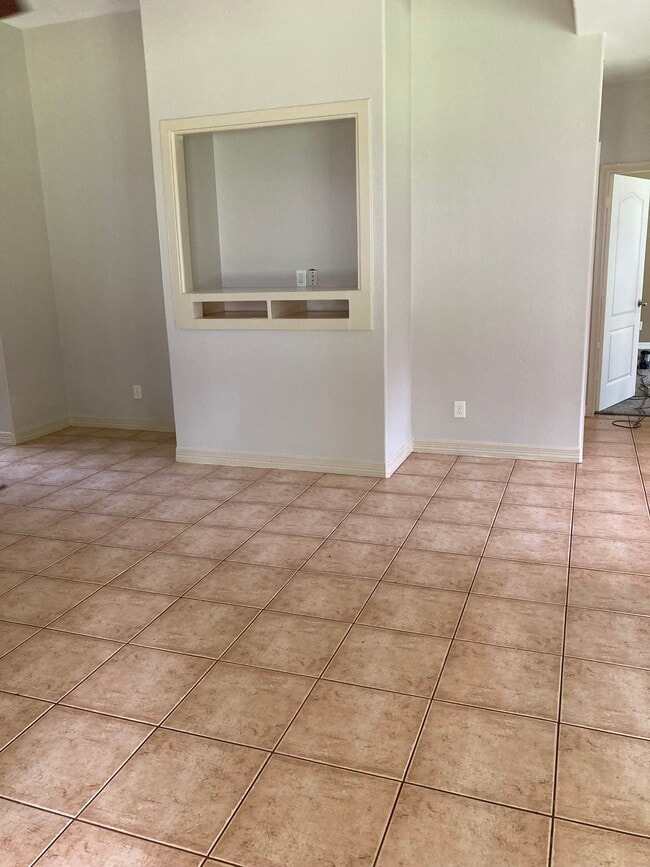 Building Photo - 818 Chickasaw Dr