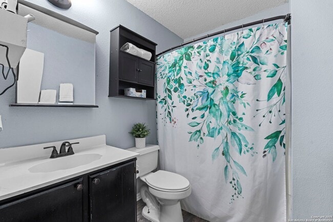 Building Photo - Well-Maintained 3-Bedroom Home – Ideal for Students & Professionals!