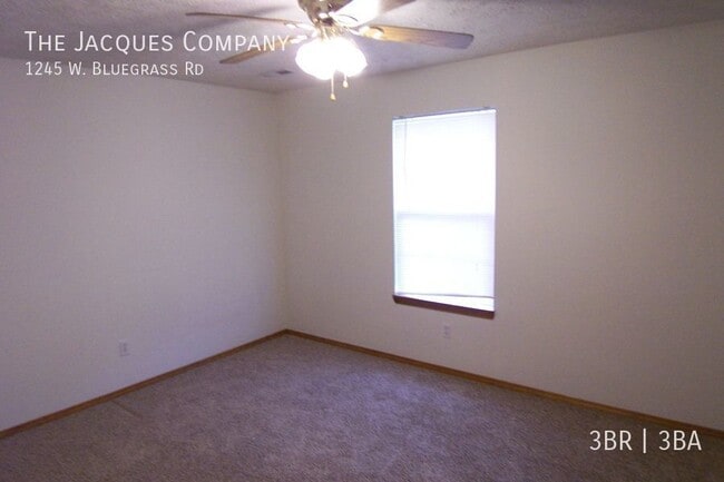 Building Photo - 1245 Bluegrass Rd