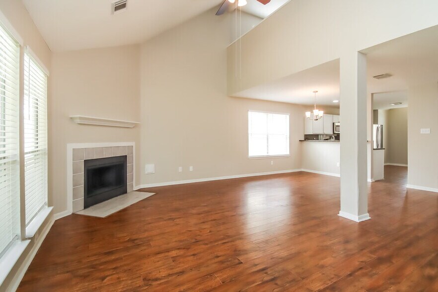 Building Photo - 4731 10 Sleep Ln