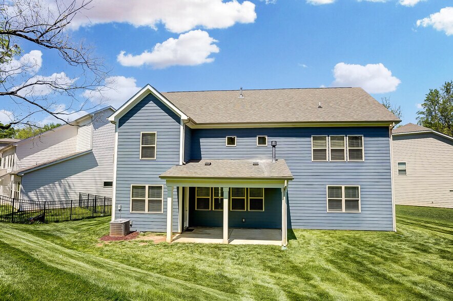 Building Photo - Room in House on Creek Bend Edge Ct