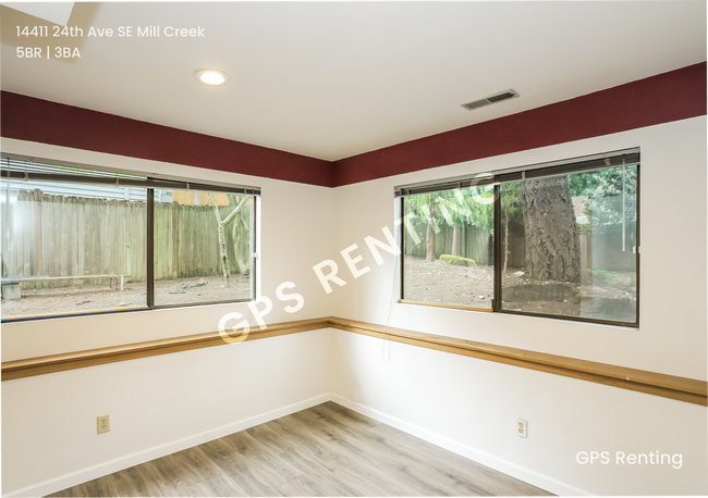 Building Photo - Beautiful 5 Beds, 3 Baths, home!