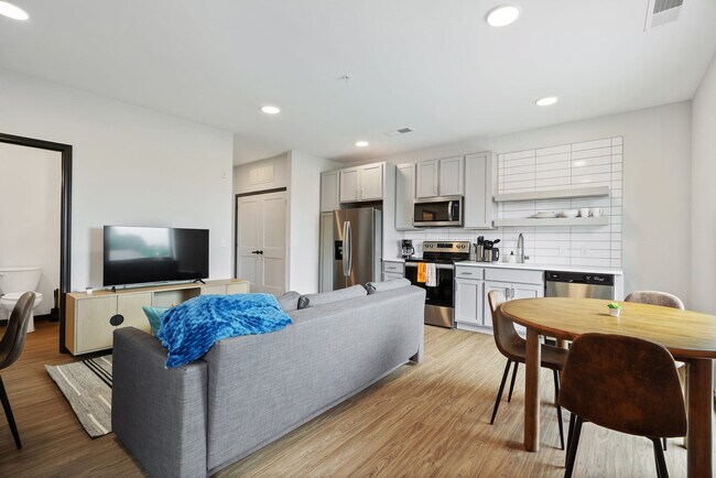 Building Photo - 423 E Michigan St