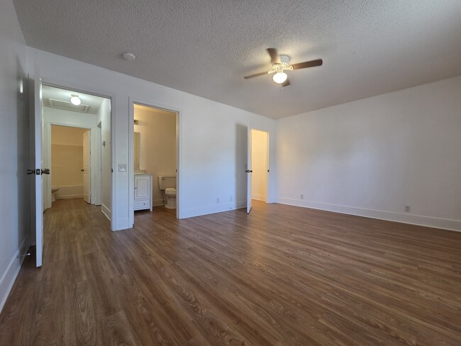 Building Photo - 1034 Jessamine Trail