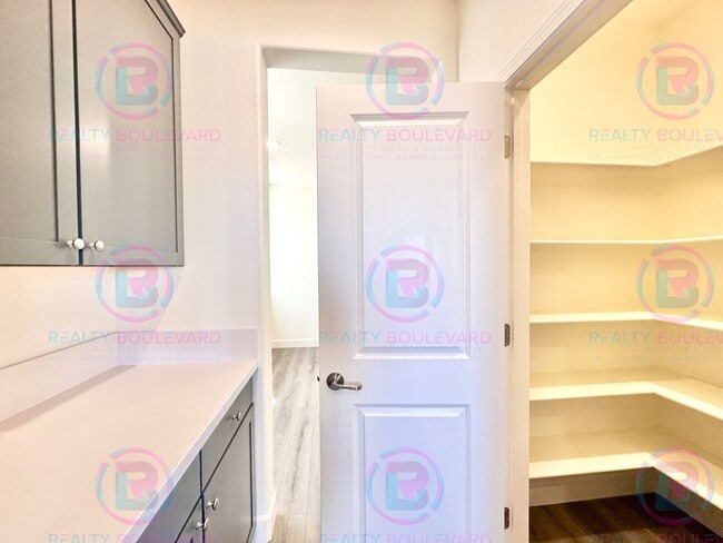 Building Photo - Home in the Five Ridges Community 4 Bedroom 3 Bathroom 2 Car Garage With Loft