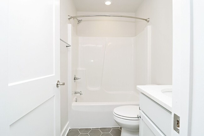Building Photo - Dog-Friendly Townhouse Just South of Downt...