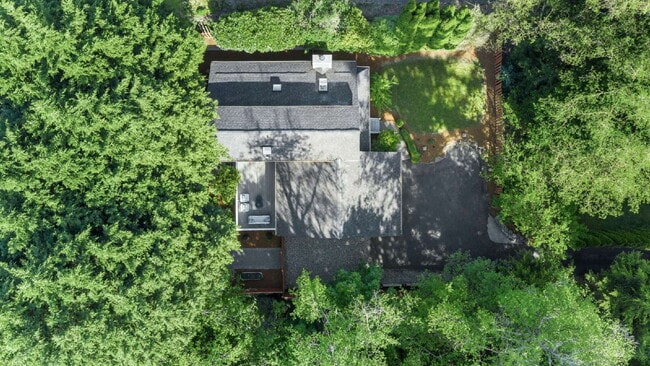 Building Photo - Private Kenmore Retreat | 4 Bed | 2 Bath | Beautifully Updated | Landscaping Included- Available ...