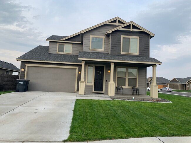 Building Photo - Pierre