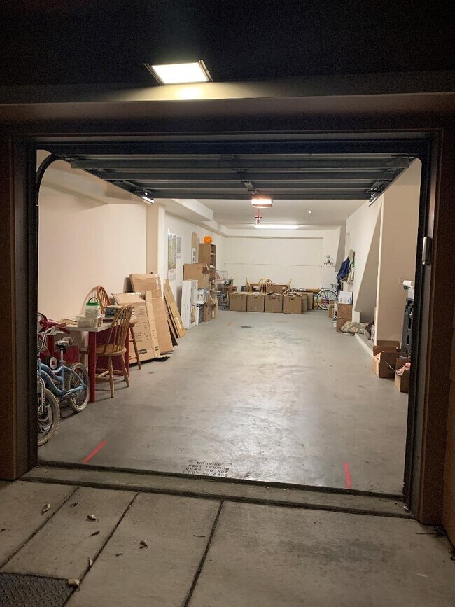 Building Photo - 3000 El Camino Real