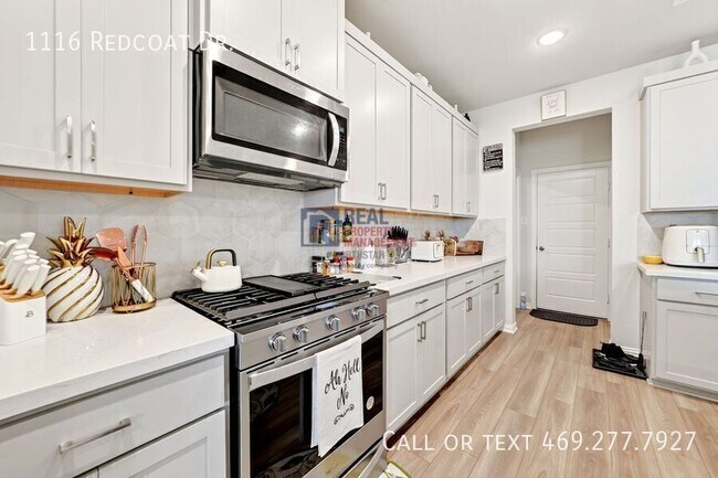 Building Photo - 1116 Redcoat Dr