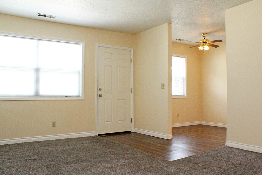 Building Photo - 3805-3805 SE Cesar Estrada Chavez Blvd