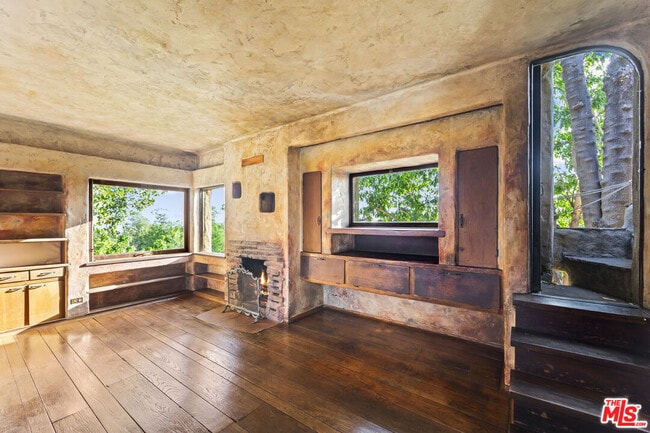 Building Photo - 1403 Avon Park Terrace