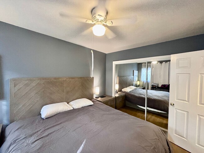 Building Photo - Furnished Santa Monica one bedroom