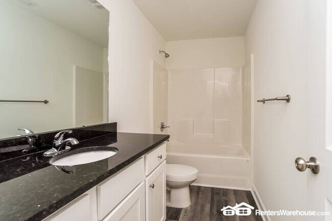 Building Photo - Newly built 4 bedroom 2 bath