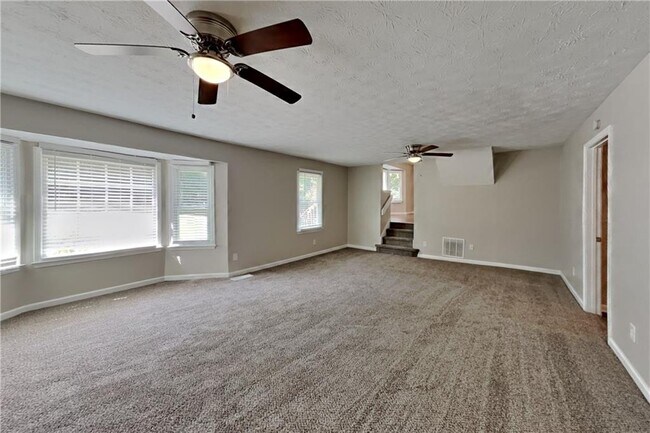 Building Photo - 101 Chantilly Ln