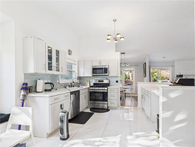 Building Photo - 4060 Brooks Bridge Crossing