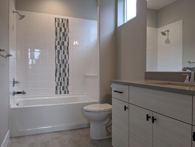 Building Photo - Modern 3-Bedroom Home in Prime Arvada Location