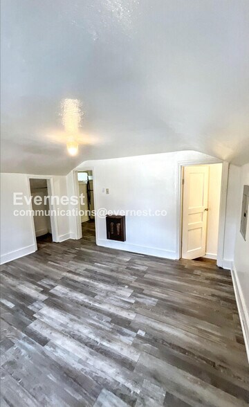 Building Photo - 413 N Moore Rd