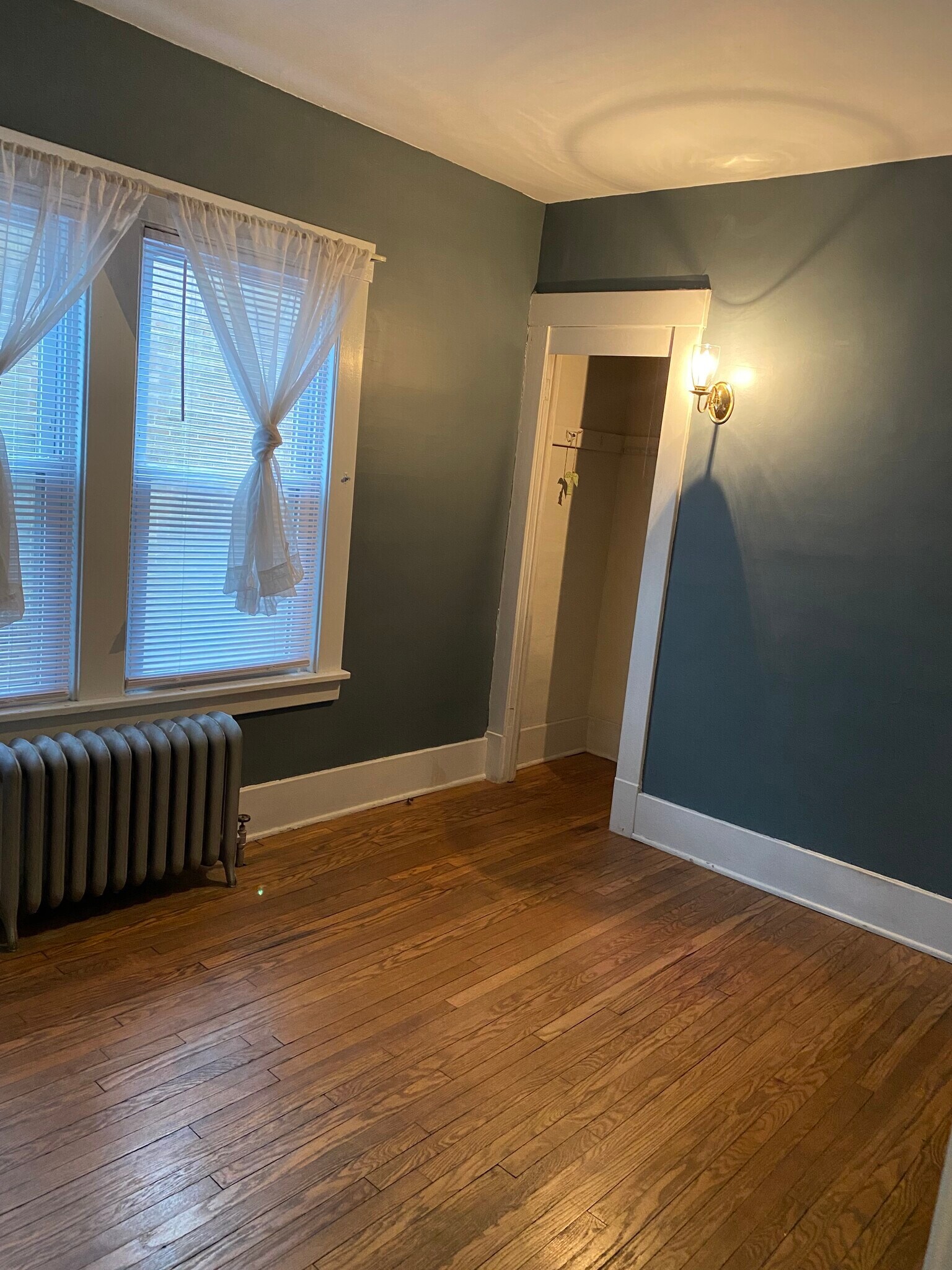 bedroom - 839 McKinley Pky