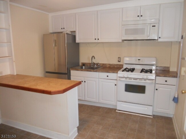 Building Photo - 50 Cedar Brook Rd