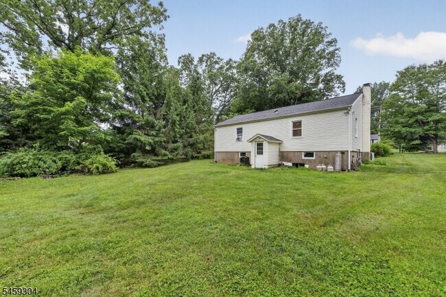Building Photo - 185 Morris Turnpike