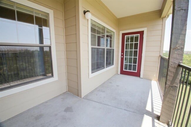Building Photo - 2320 Gracy Farms Ln
