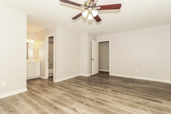 Building Photo - 476 Ridgedale Way