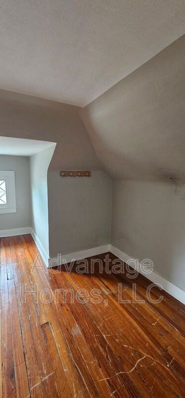 Building Photo - 315 Garfield Ave