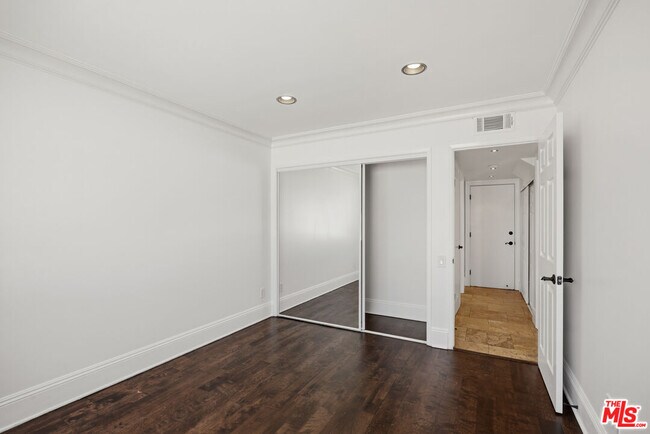Building Photo - 18113 Bromley St