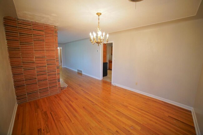 Building Photo - 1006 Frazier Ave