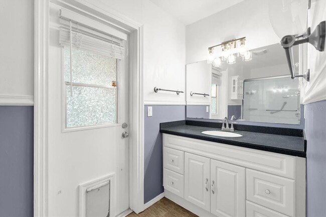 Building Photo - 6419 Hidden Dale Ave