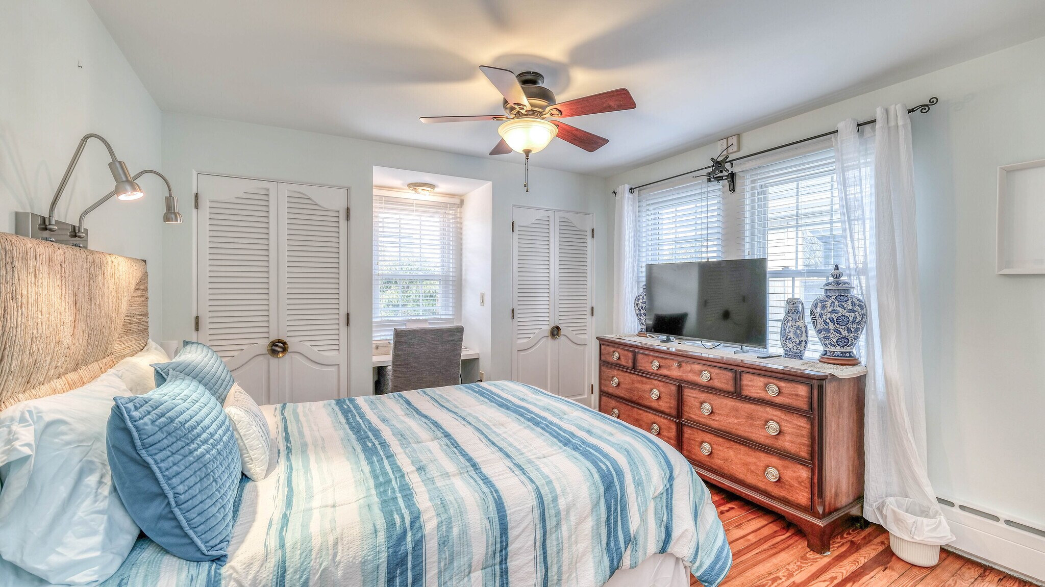 Building Photo - 7501 Ventnor Ave