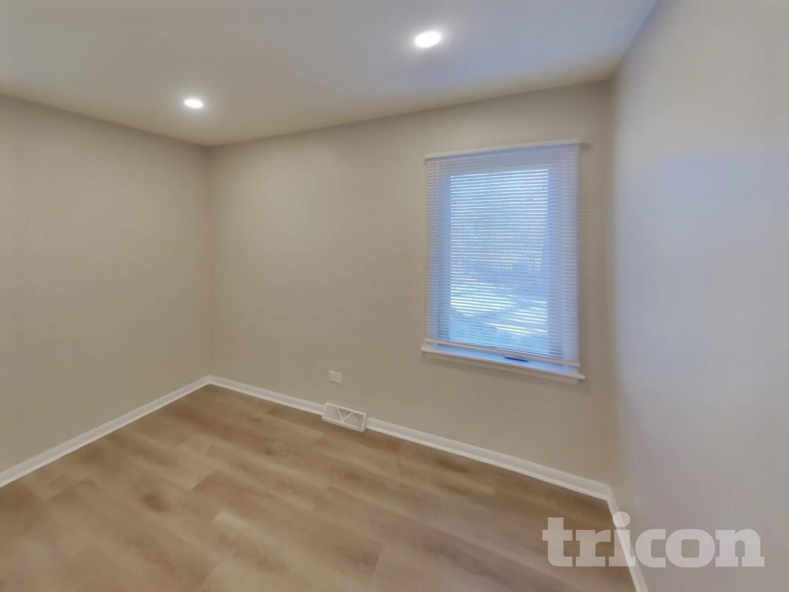 Building Photo - 36493 N Hawthorne Ln