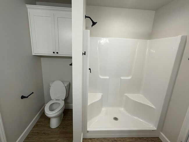 Building Photo - 275 Waterloo Dr