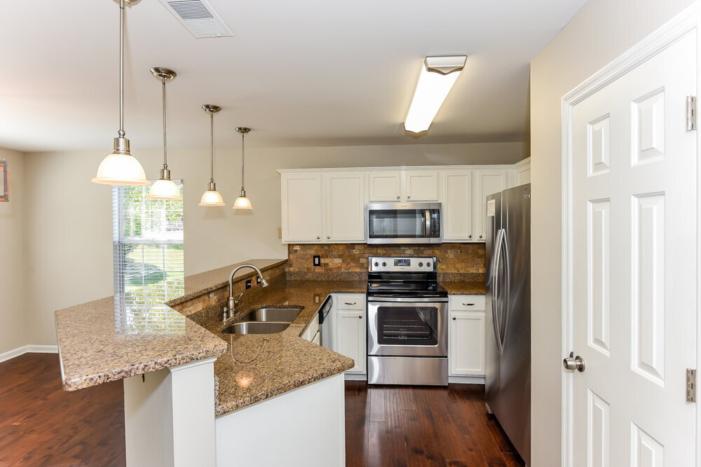 Building Photo - 900 Bluebird Ct